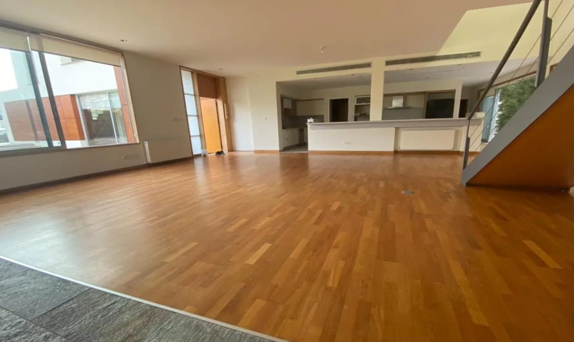 7 Bedroom House – Dasoupolis, Nicosia