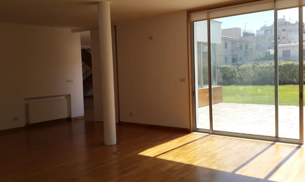 7 Bedroom House – Dasoupolis, Nicosia