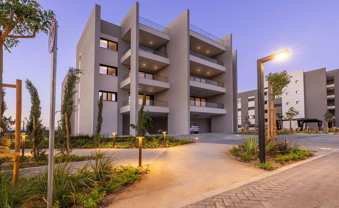 Amazing Gated Complex Apartment