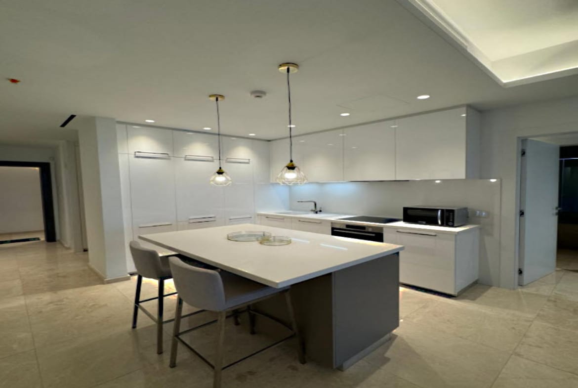 Luxury Beachfront Apartment