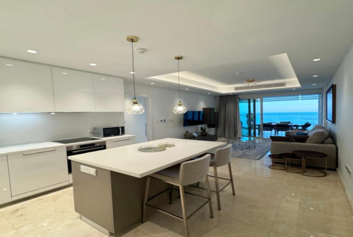 Luxury Beachfront Apartment
