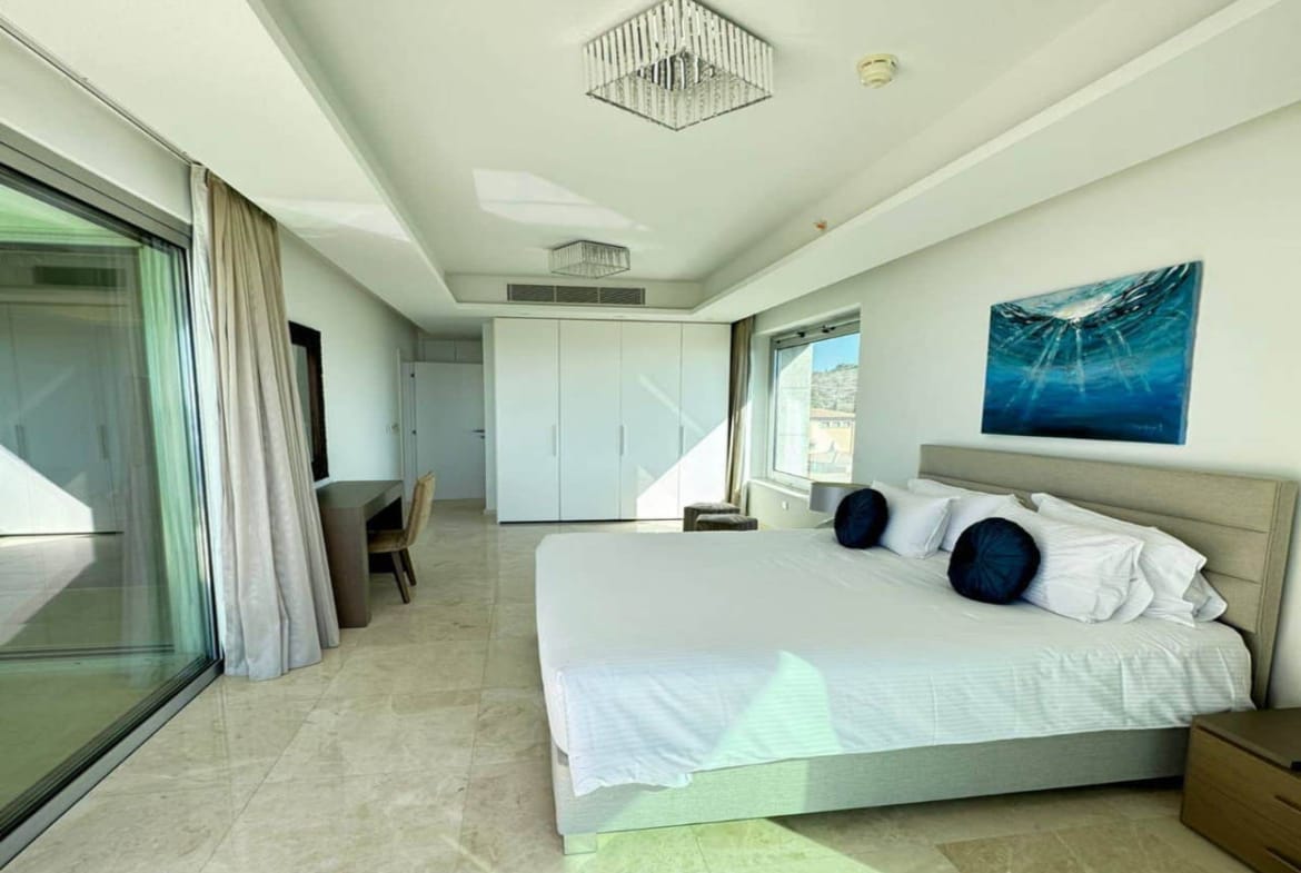 Luxury Beachfront Apartment