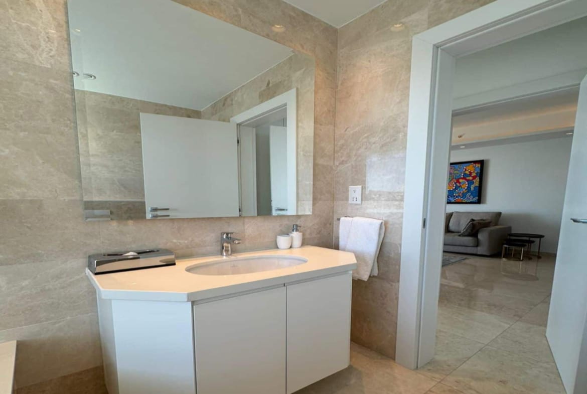 Luxury Beachfront Apartment