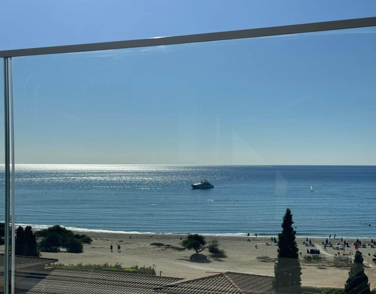 928-A8 Luxury Beachfront Apartment