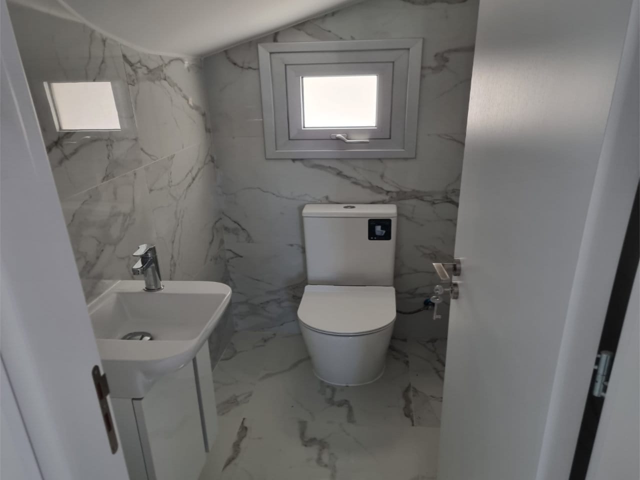 1059-12 Luxury 3 Bedroom Villa