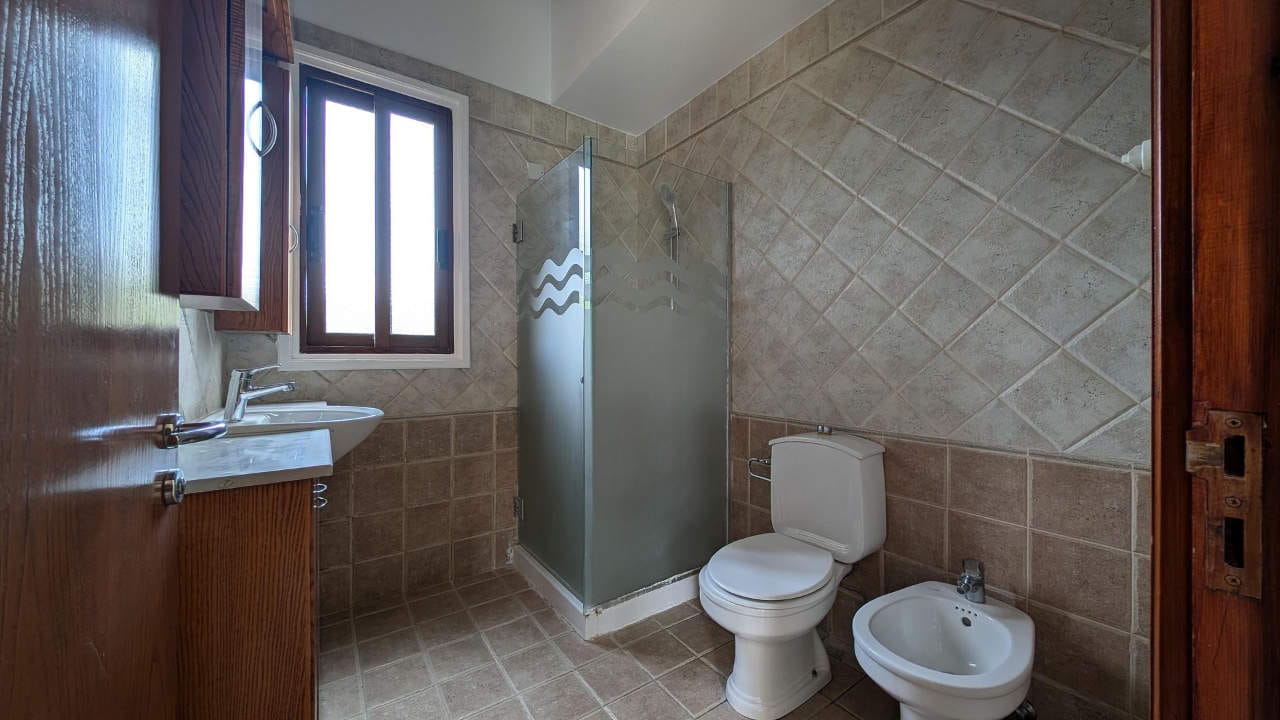 Luxury 4 Bedroom House