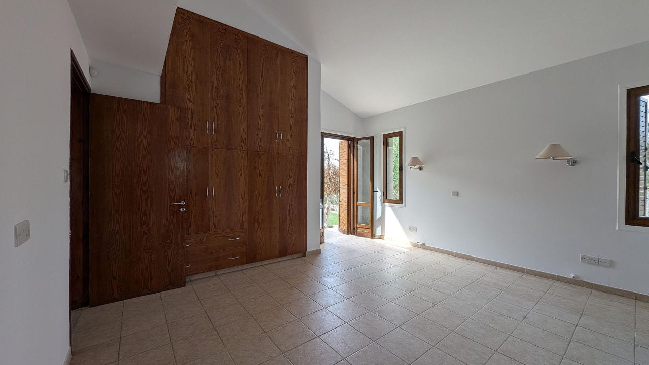 Luxury 4 Bedroom House