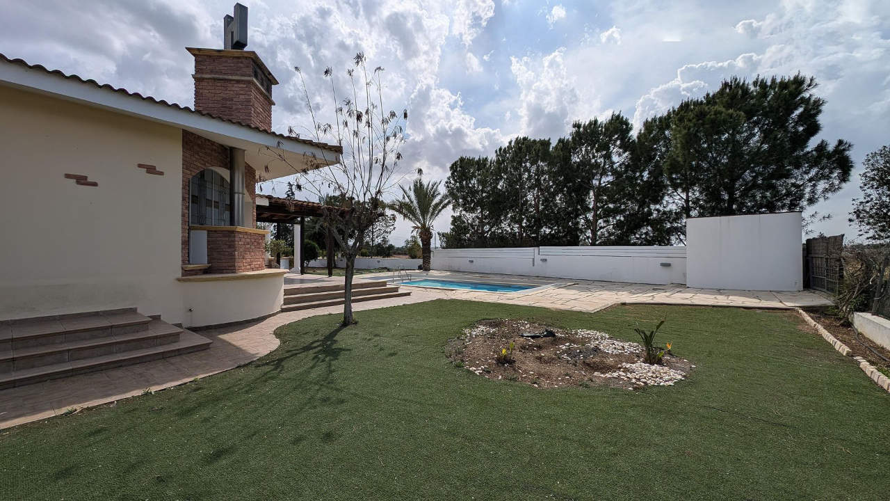 Luxury 4 Bedroom House