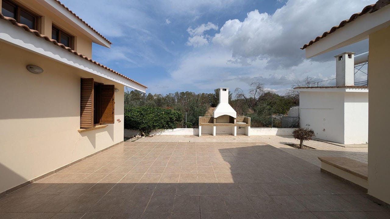 Luxury 4 Bedroom House