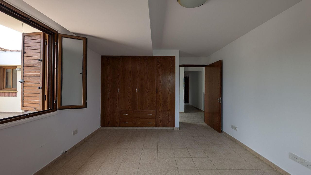 Luxury 4 Bedroom House