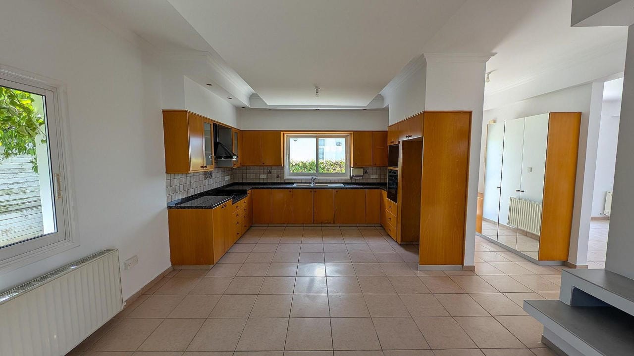4 Bedroom House With Studio
