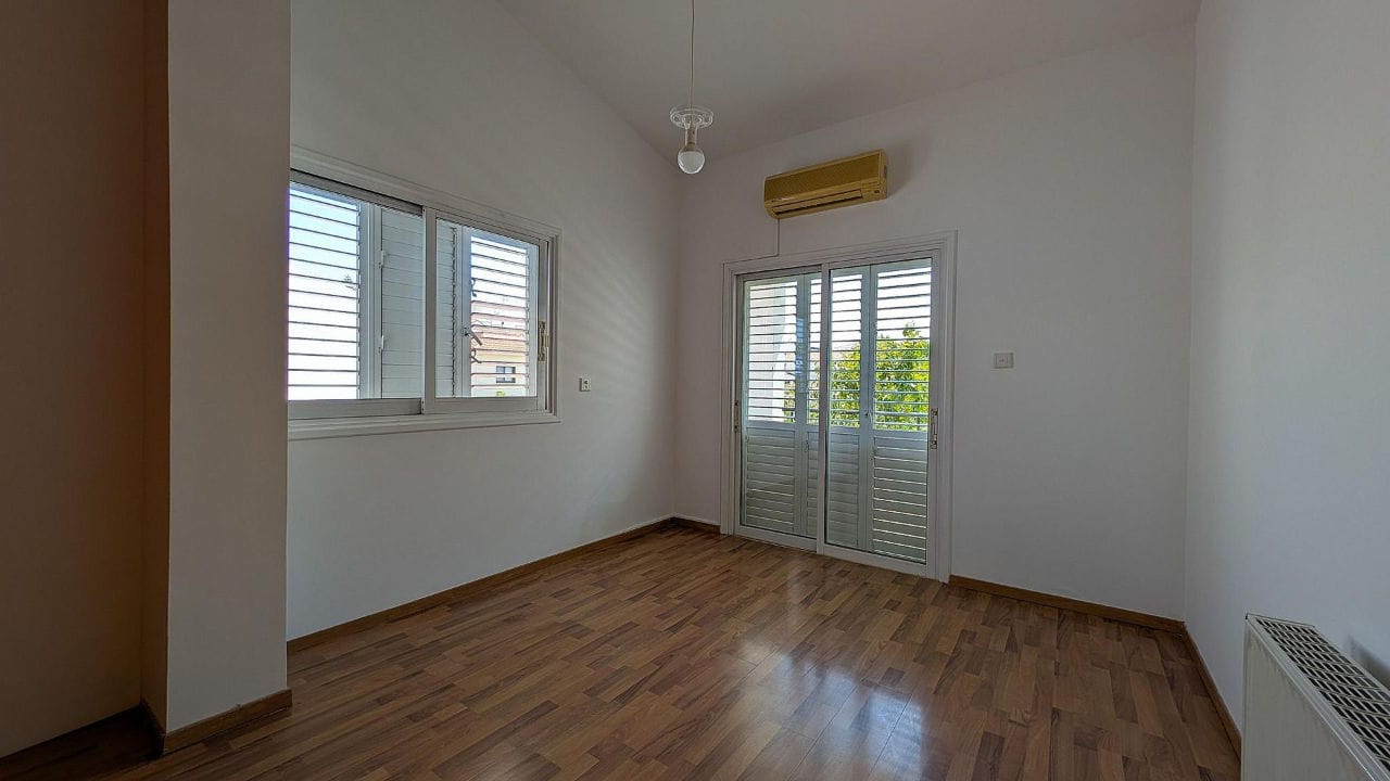 4 Bedroom House With Studio