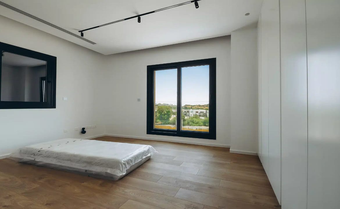 Contemporary 5 Bedroom Villa