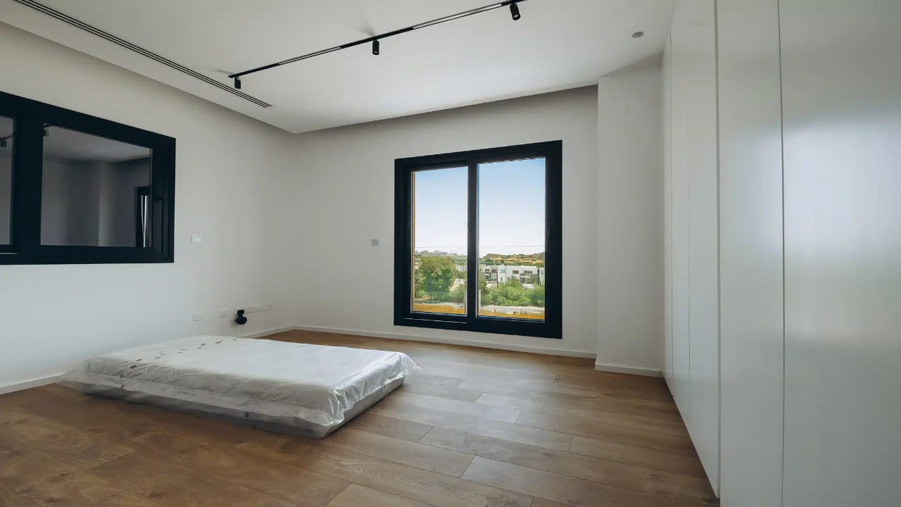 Contemporary 5 Bedroom Villa