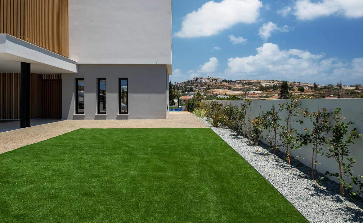Contemporary 5 Bedroom Villa