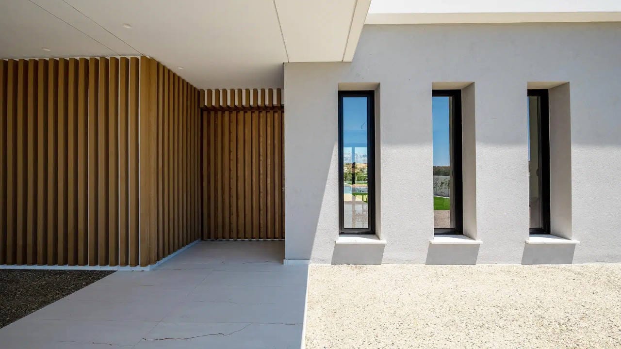 Contemporary 5 Bedroom Villa