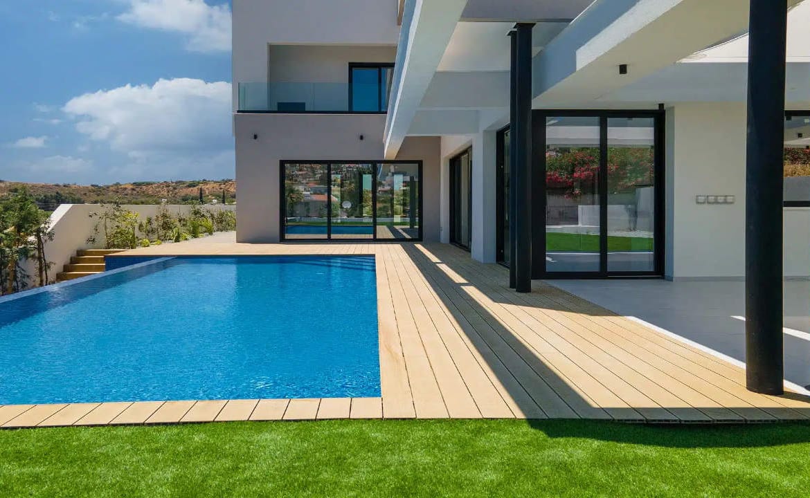 Contemporary 5 Bedroom Villa