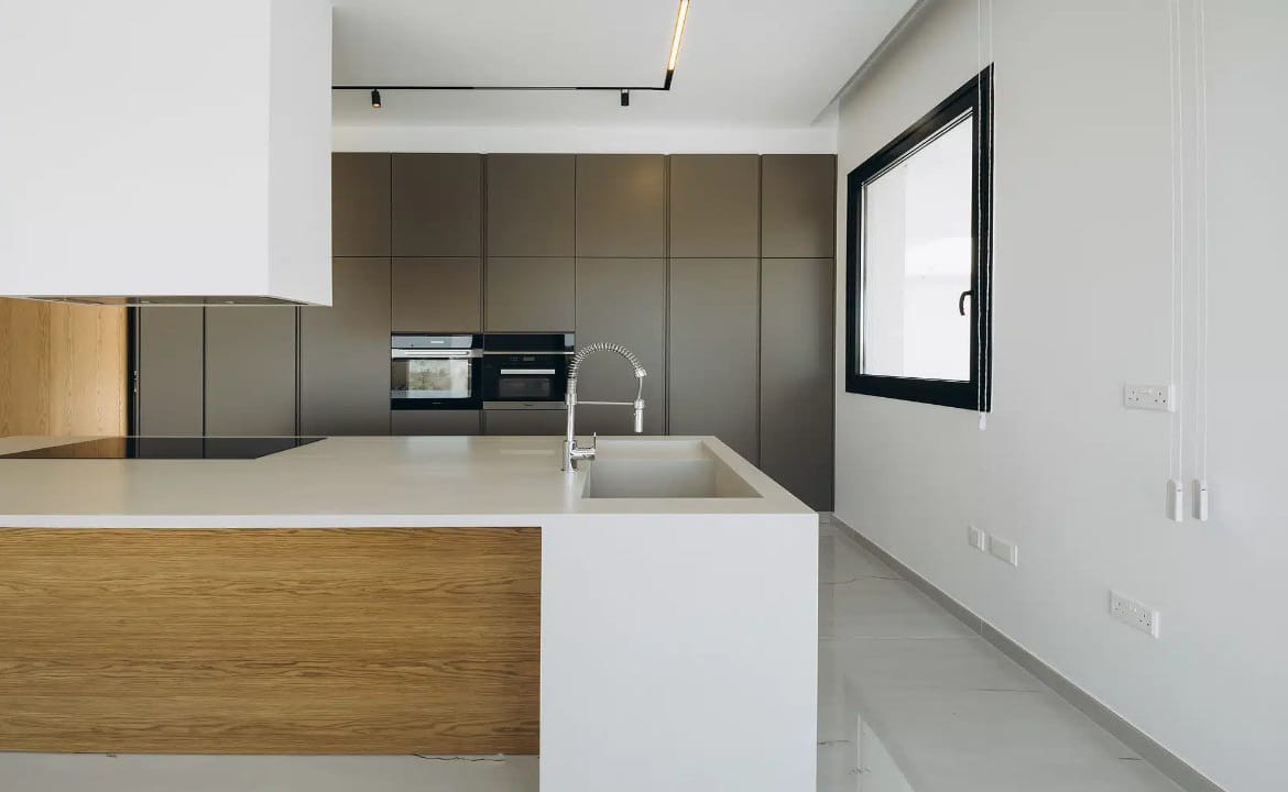 Contemporary 5 Bedroom Villa