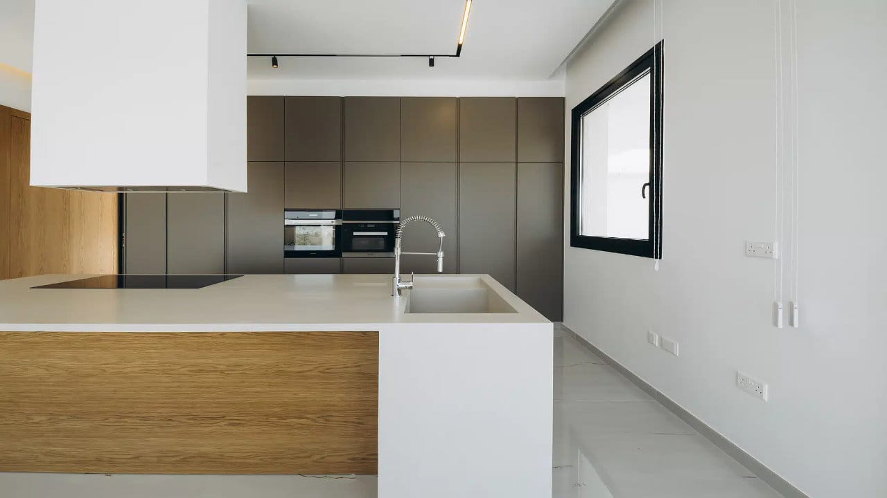 Contemporary 5 Bedroom Villa