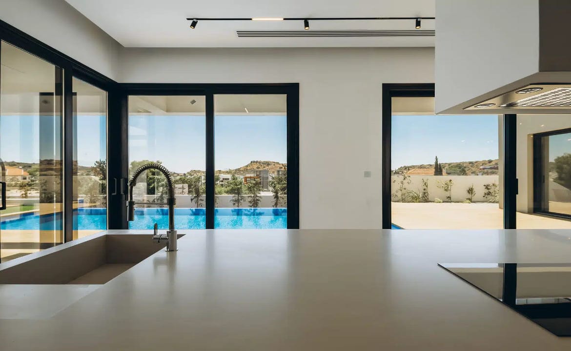 Contemporary 5 Bedroom Villa