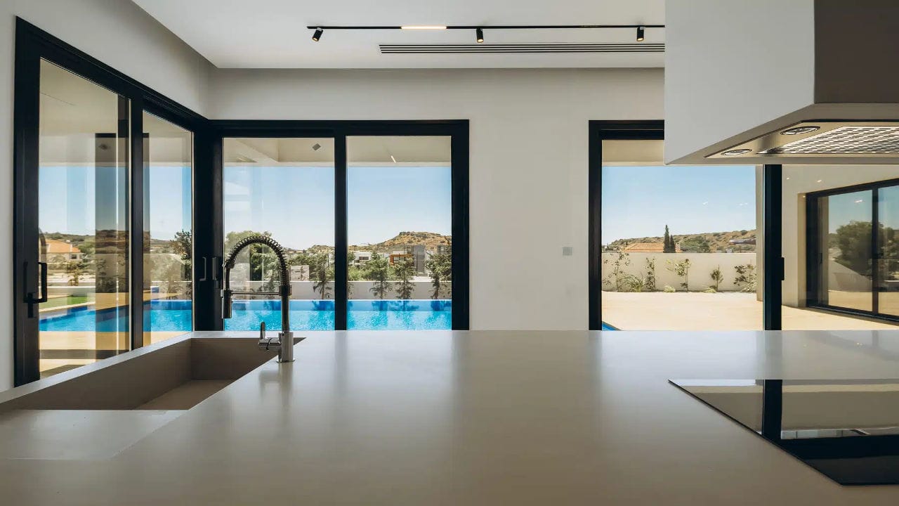 Contemporary 5 Bedroom Villa
