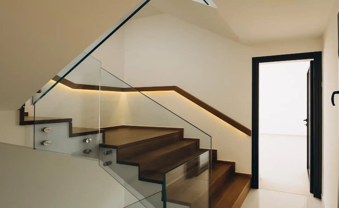 Contemporary 5 Bedroom Villa