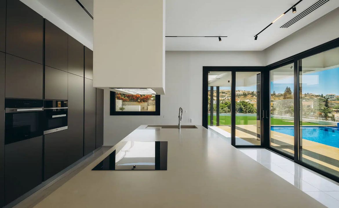 Contemporary 5 Bedroom Villa