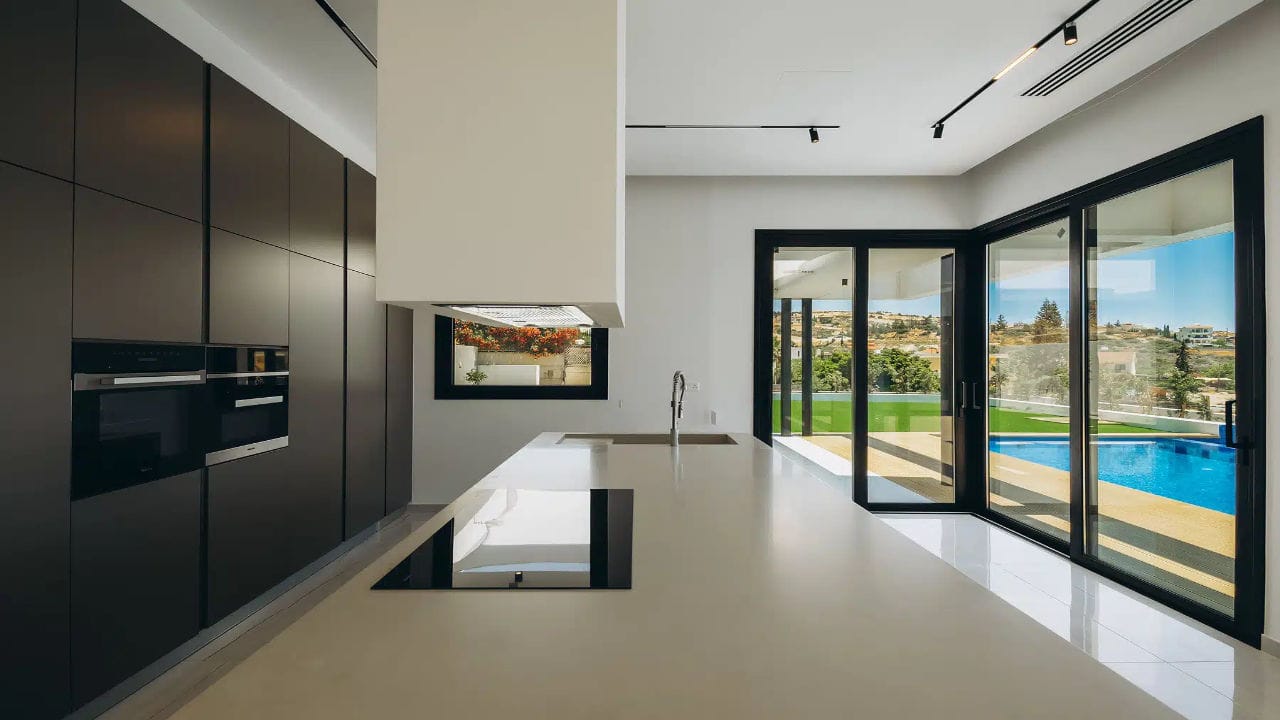 Contemporary 5 Bedroom Villa