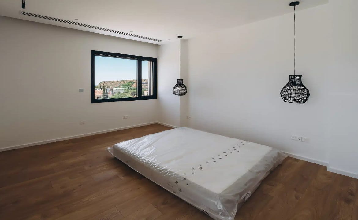 Contemporary 5 Bedroom Villa