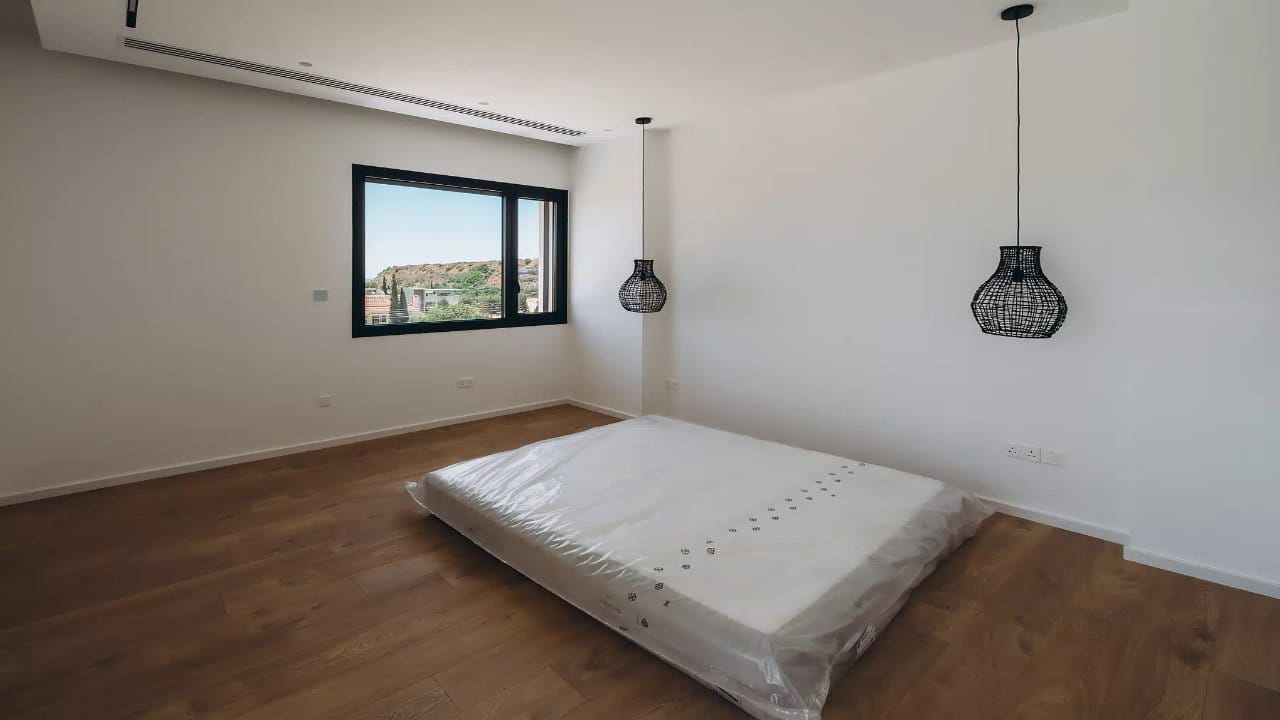 Contemporary 5 Bedroom Villa