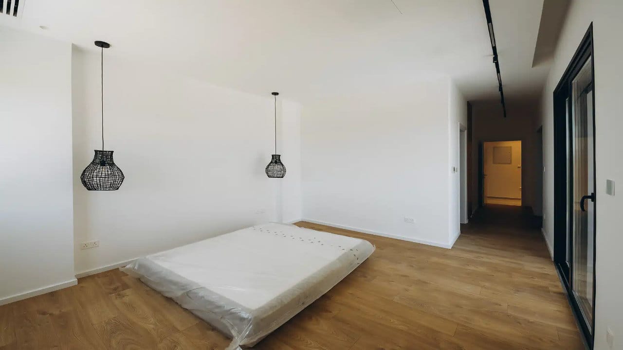 Contemporary 5 Bedroom Villa