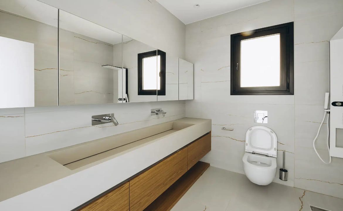 Contemporary 5 Bedroom Villa