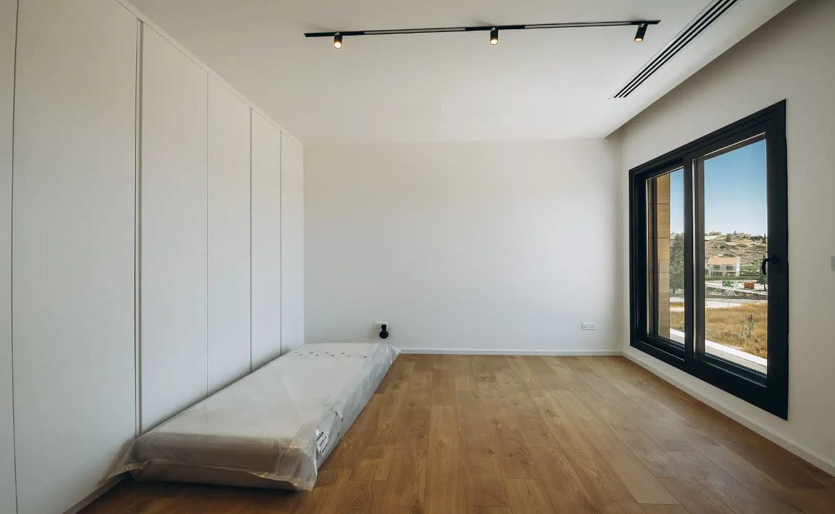 Contemporary 5 Bedroom Villa