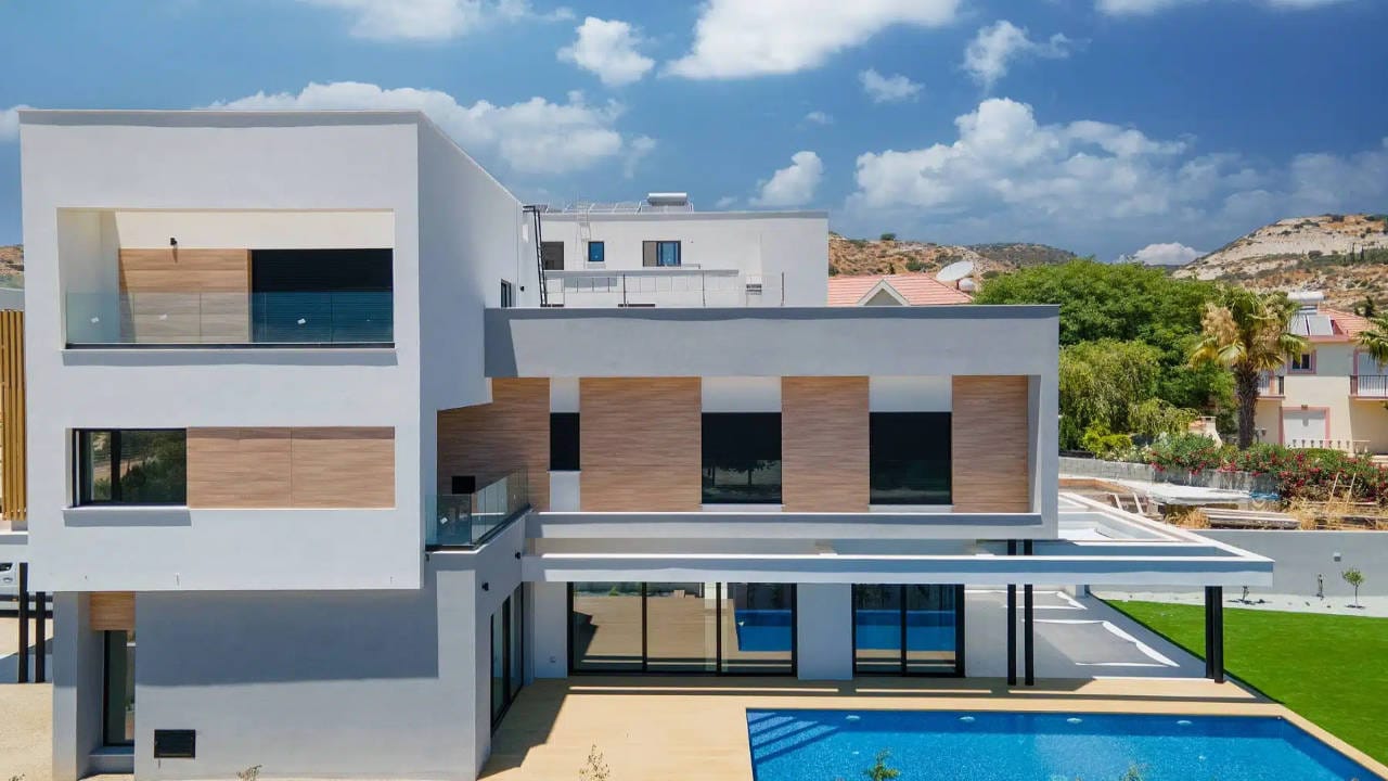 Contemporary 5 Bedroom Villa