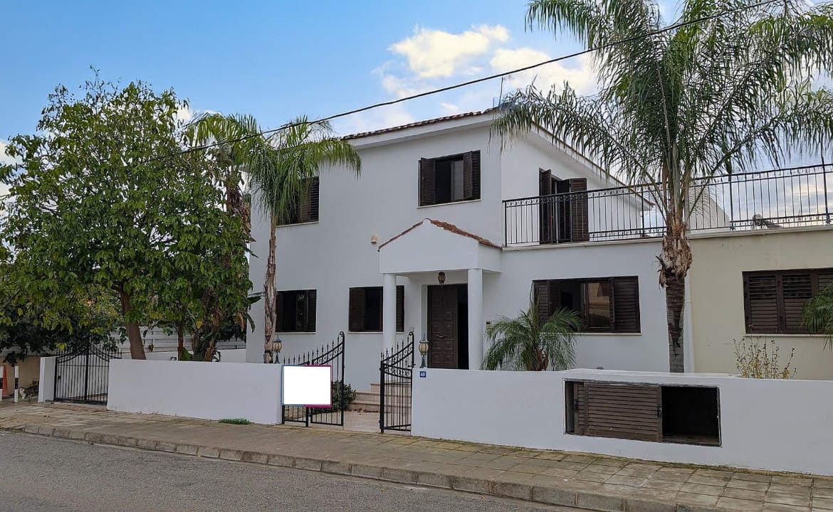 Elegant Semi-Detached House