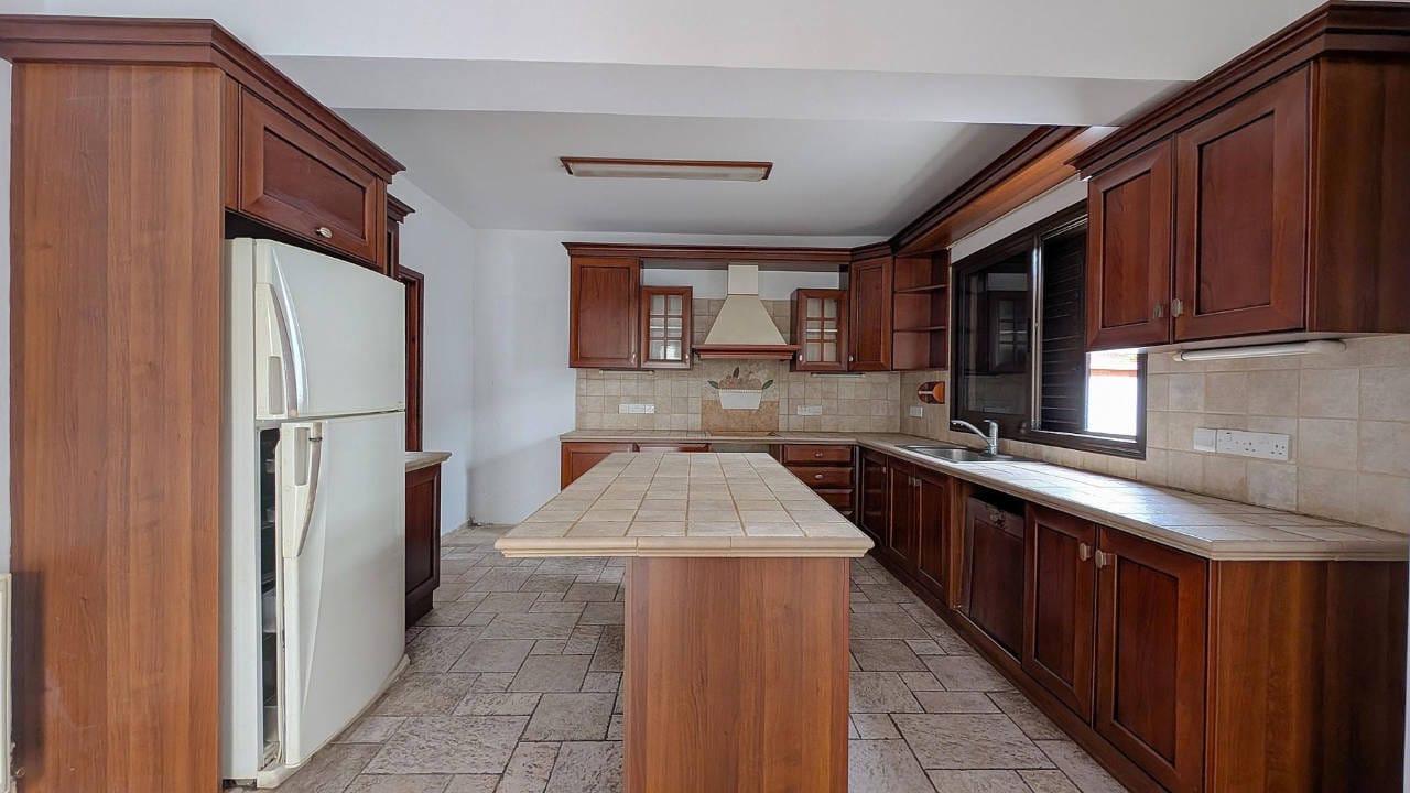 11 Elegant Semi-Detached House