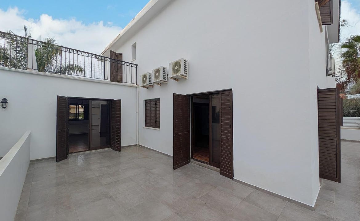 Elegant Semi-Detached House