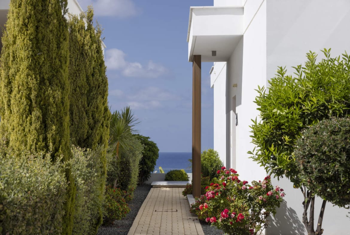 Luxury Seafront Villa – Paphos