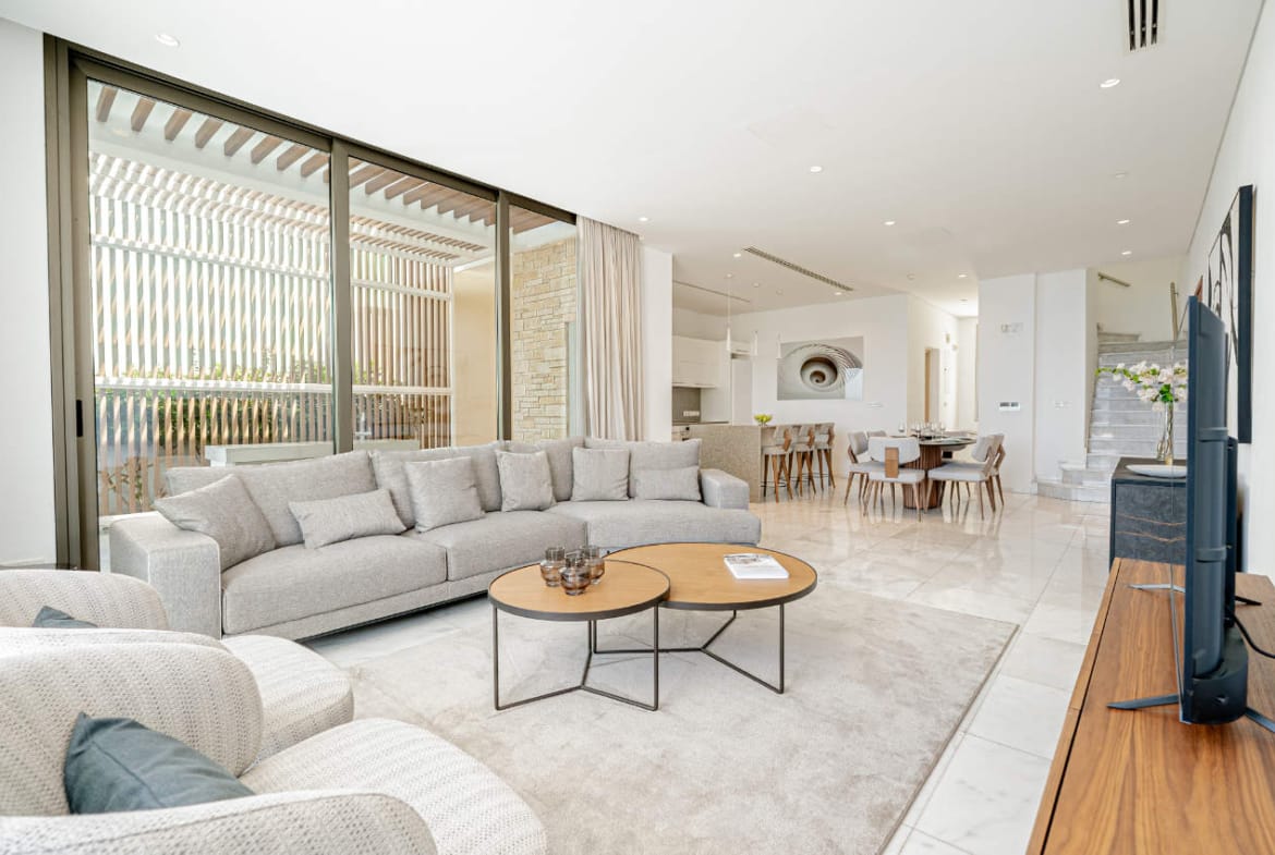 Luxury Seafront Villa – Paphos