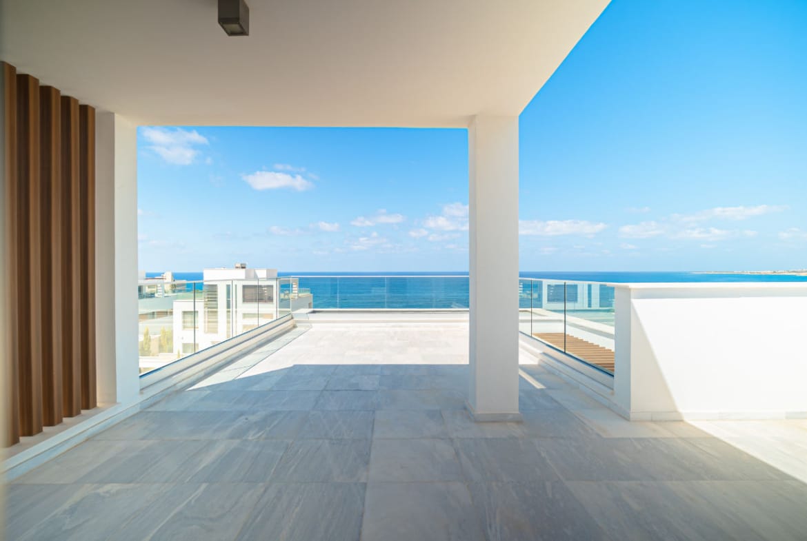 Luxury Seafront Villa – Paphos