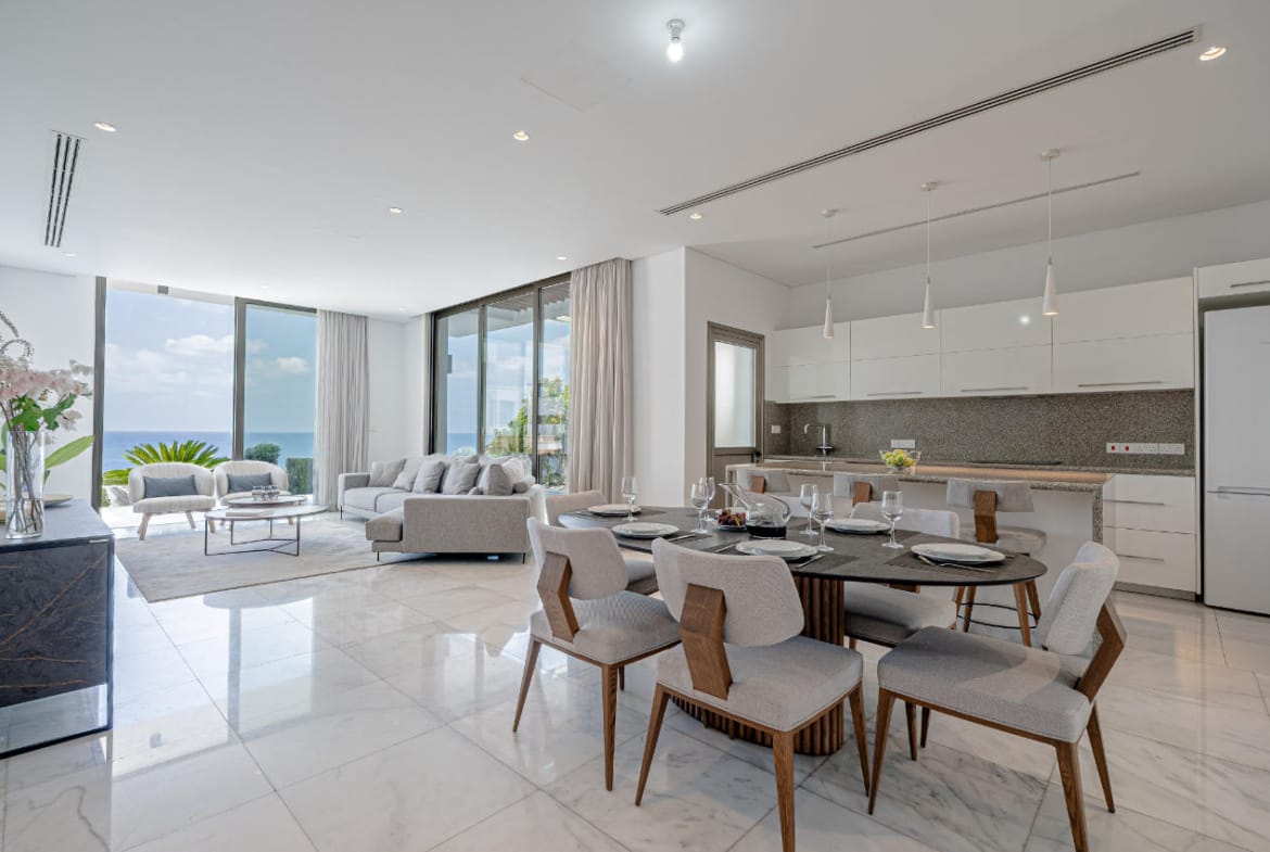 Luxury Seafront Villa – Paphos