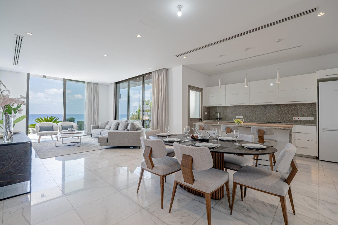 1365-15 Luxury Seafront Villa – Paphos