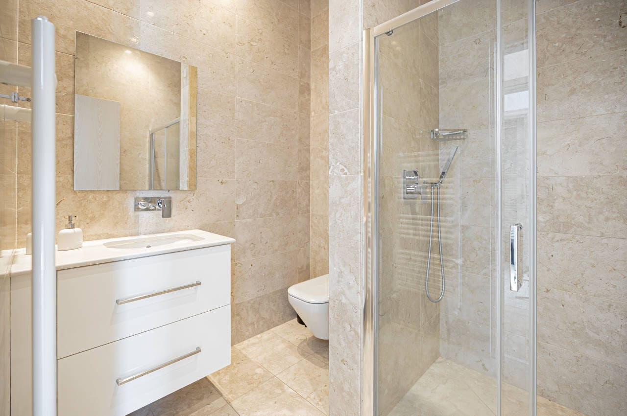 1365-17 Luxury Seafront Villa – Paphos