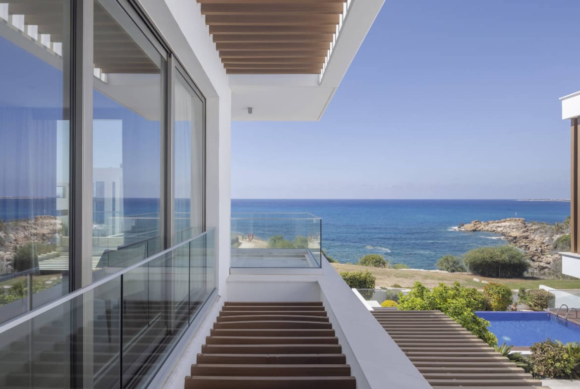 Luxury Seafront Villa – Paphos