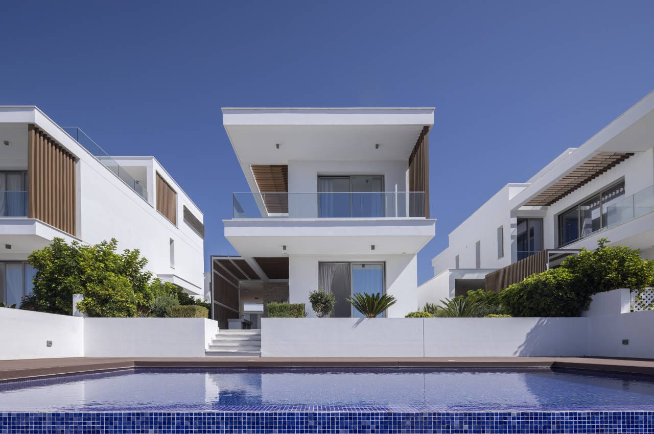 1365-7 Luxury Seafront Villa – Paphos