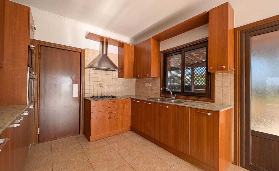 4 Bedroom House for Sale in Tseri, Nicosia