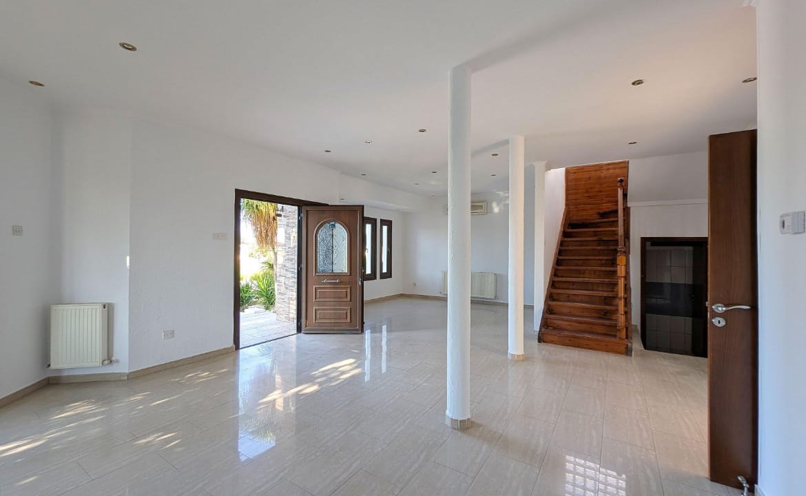 4 Bedroom House for Sale in Tseri, Nicosia