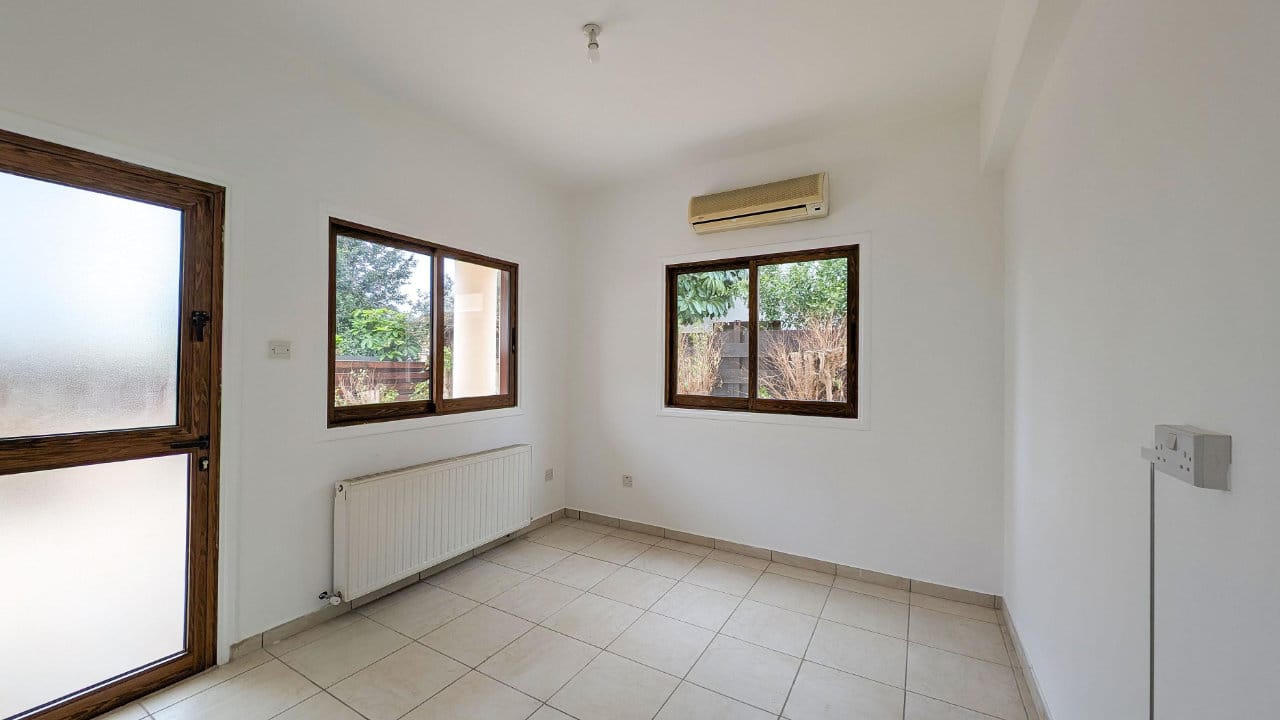 1465-15 Spacious 4 Bedroom House