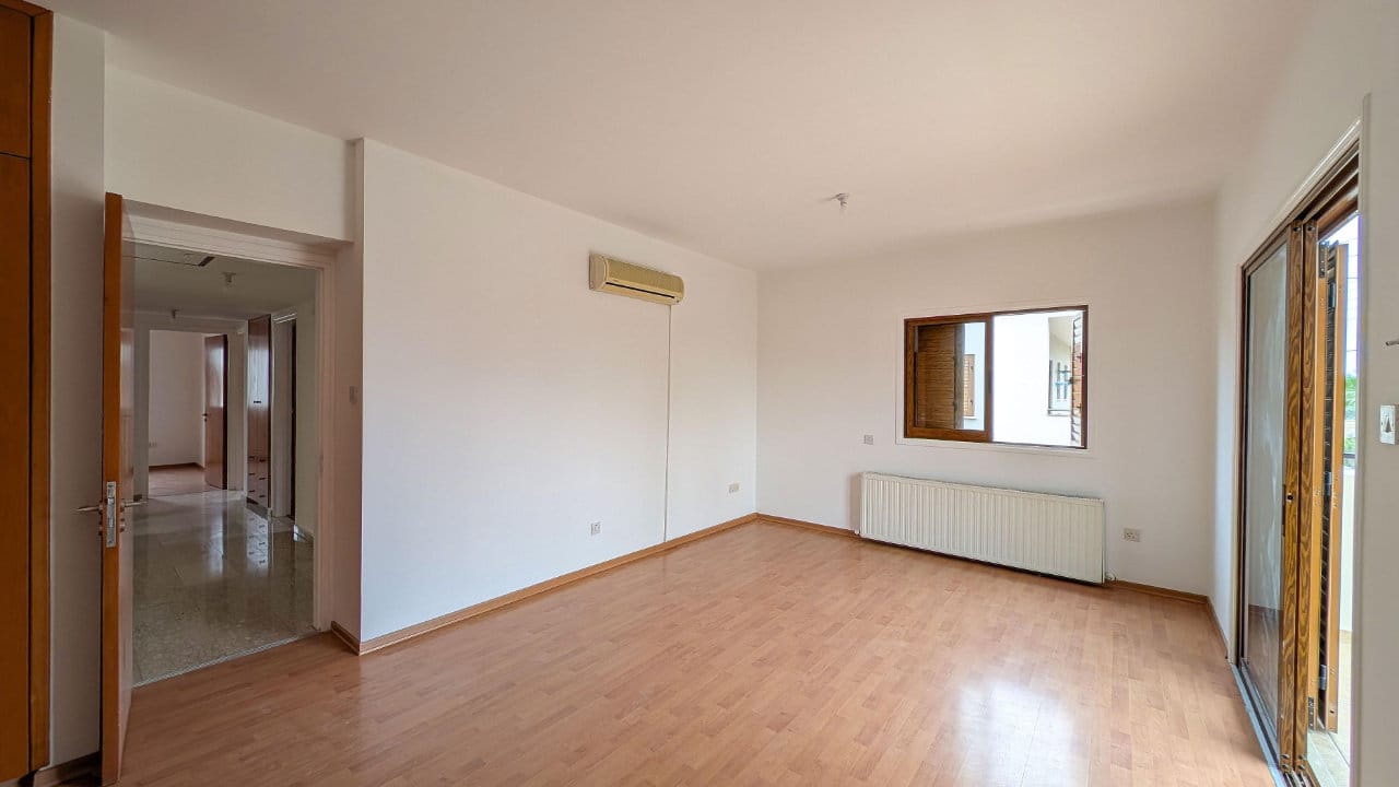 1465-20 Spacious 4 Bedroom House