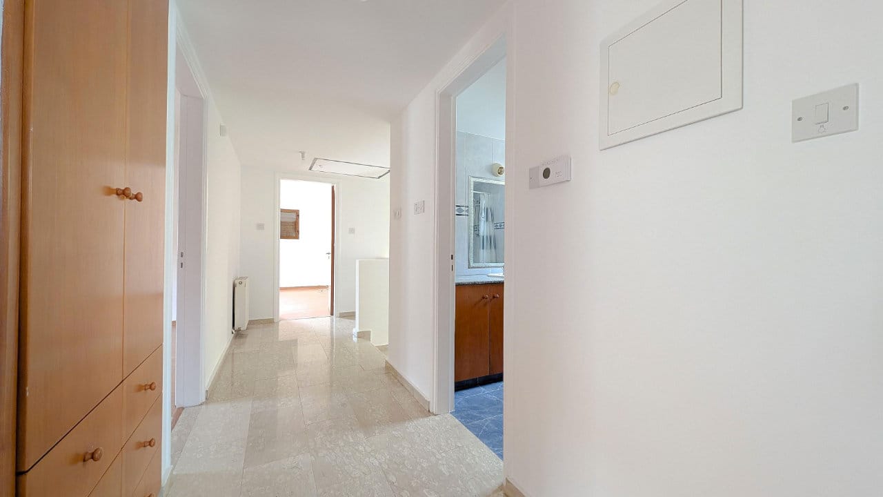 1465-21 Spacious 4 Bedroom House